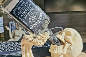 Totenkopf-Flaschenhalter